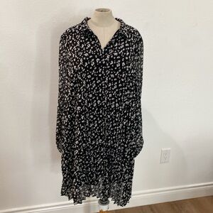 Nine West black and white leopard dress with collar and polyester lining